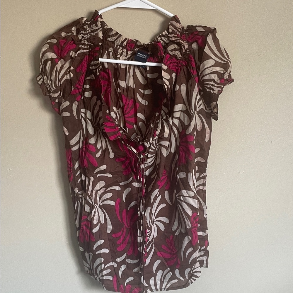 Basic Editions Brown and Pink Floral Short Sleeve Tee (Bin M)​